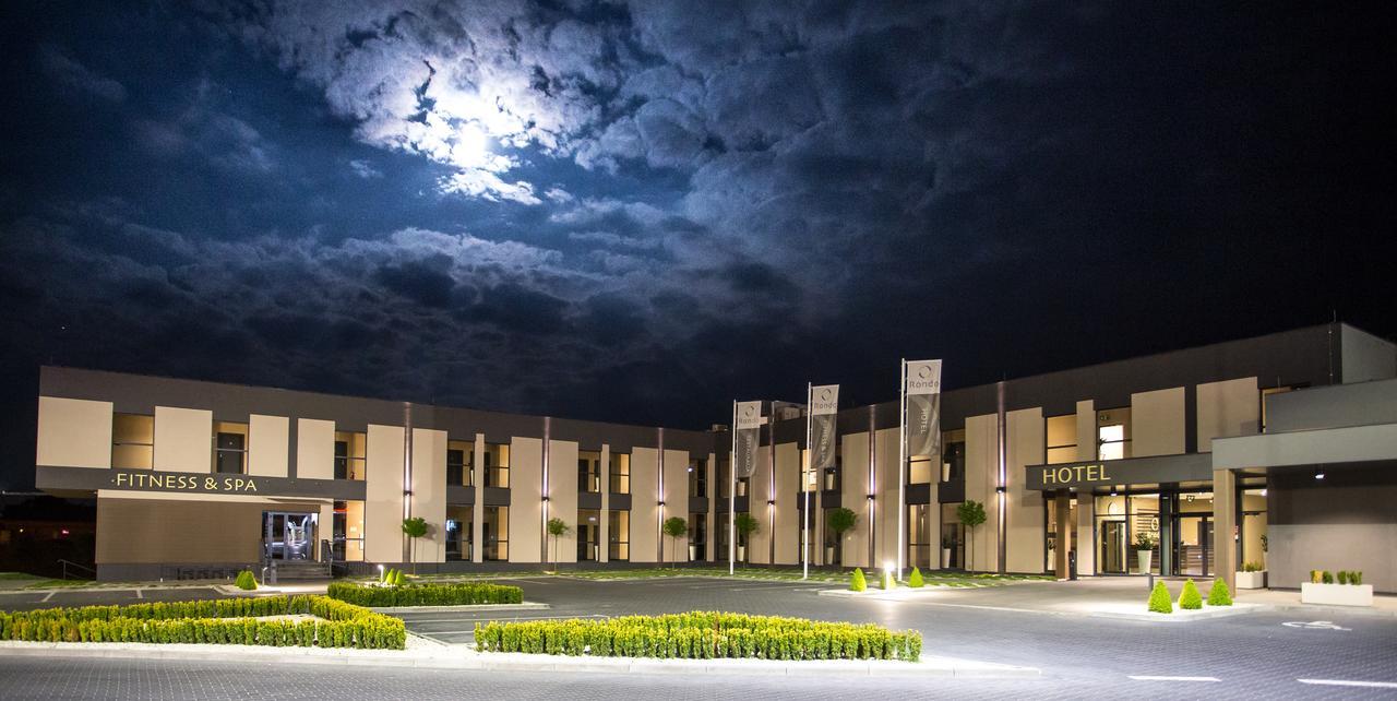 Hotel Rondo Wabrzezno Exterior photo